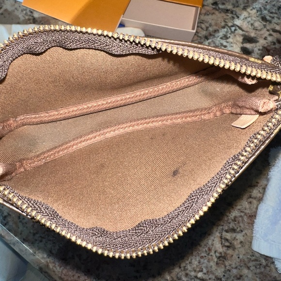 Mini Pochette Accessoires Louis Vuitton - Picture 7 of 7